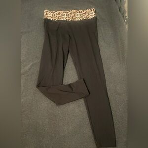 VS PINK HTF RARE LEOPARD PRINT REVERSE WAIST BAND LEGGINGS